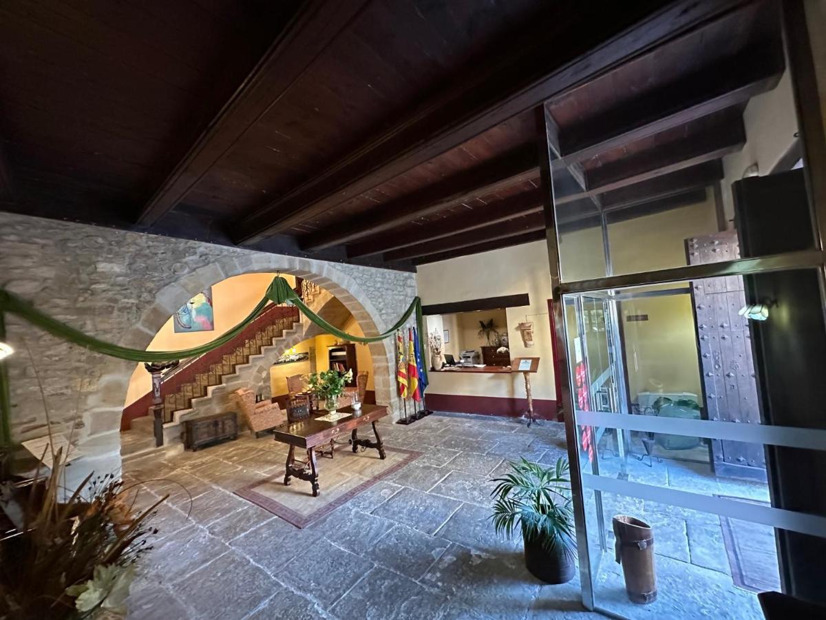 Hotel De La Villa Rubielos De Mora Extérieur photo