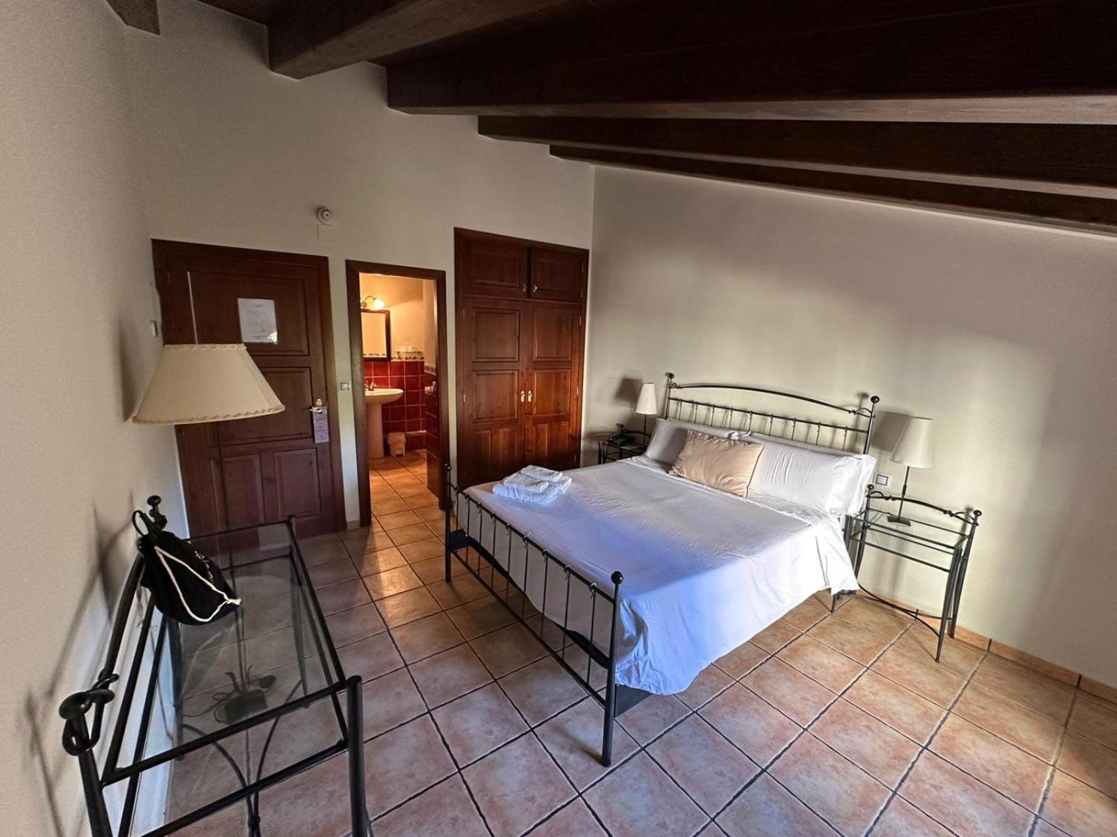 Hotel De La Villa Rubielos De Mora Extérieur photo