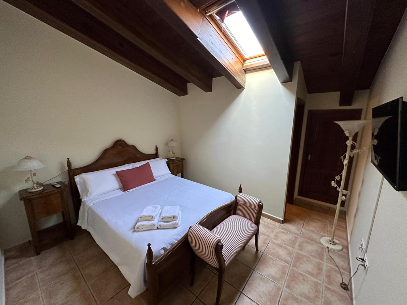 Hotel De La Villa Rubielos De Mora Extérieur photo