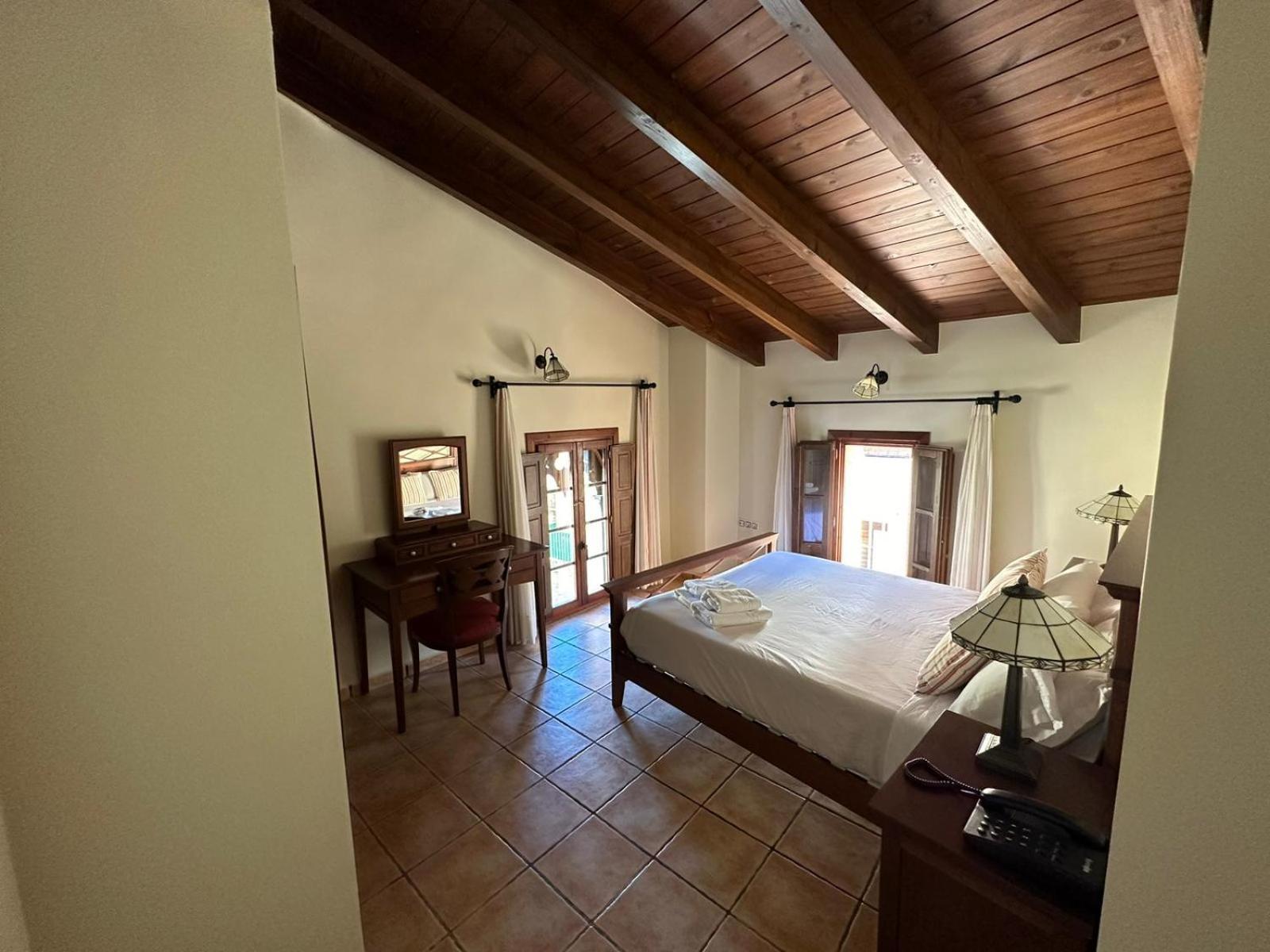 Hotel De La Villa Rubielos De Mora Extérieur photo