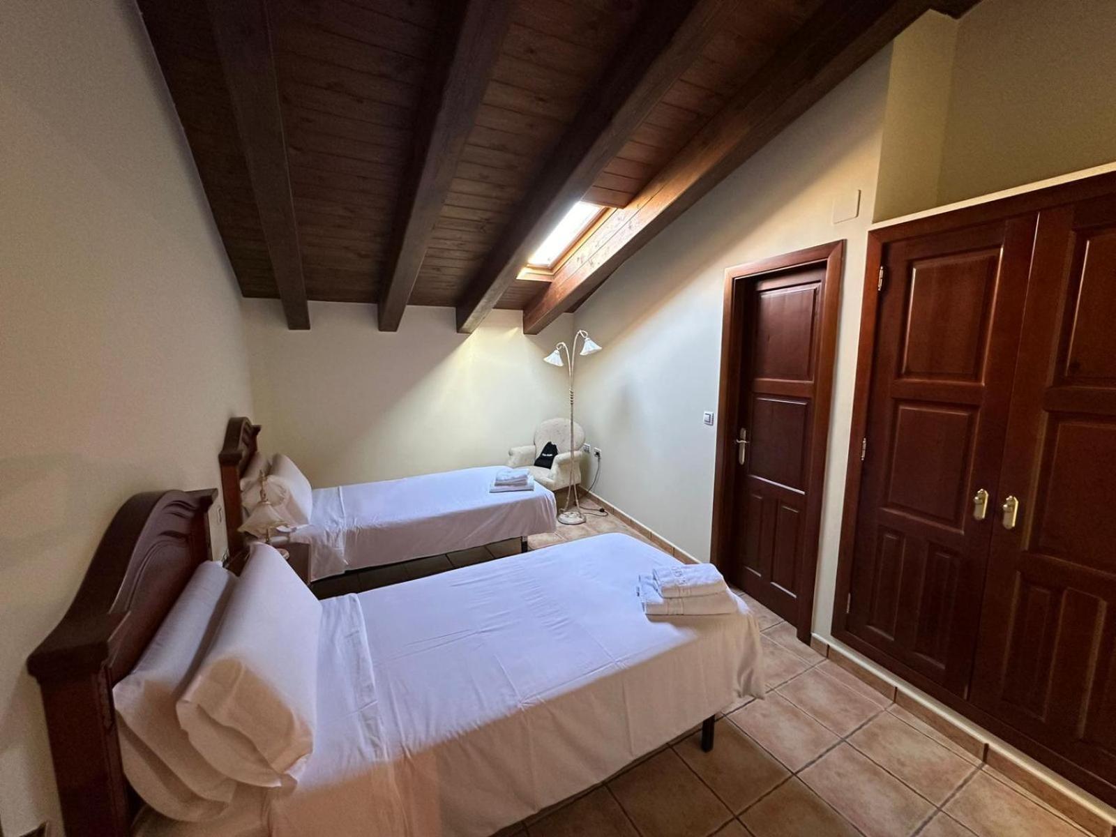Hotel De La Villa Rubielos De Mora Extérieur photo