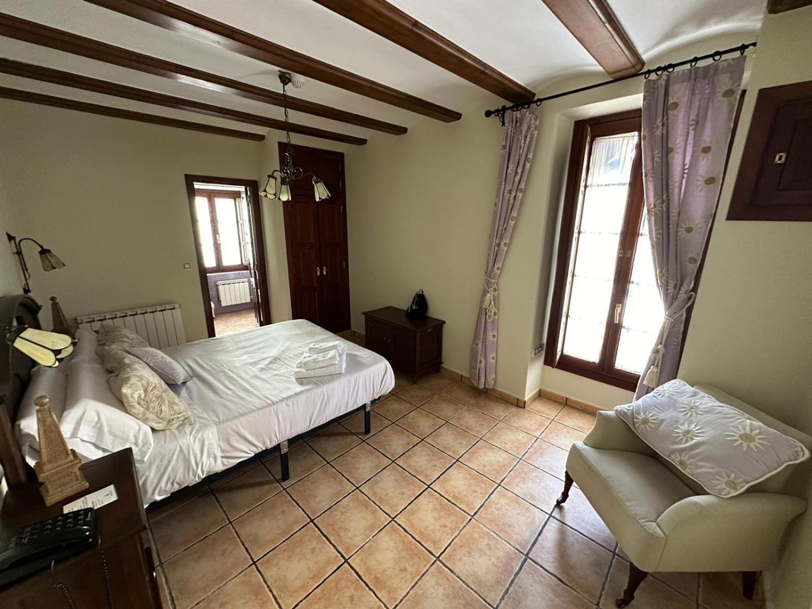 Hotel De La Villa Rubielos De Mora Extérieur photo