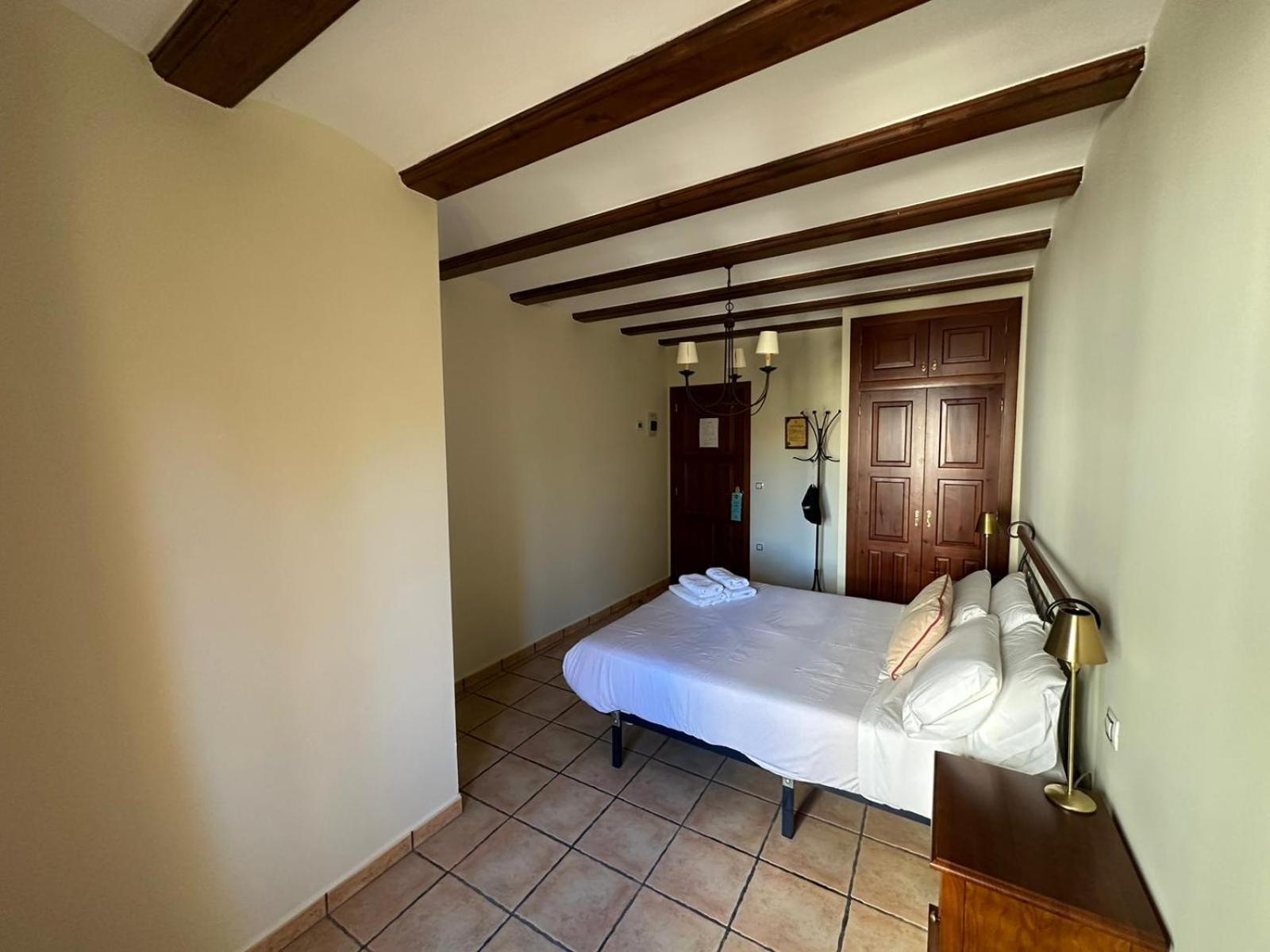 Hotel De La Villa Rubielos De Mora Extérieur photo